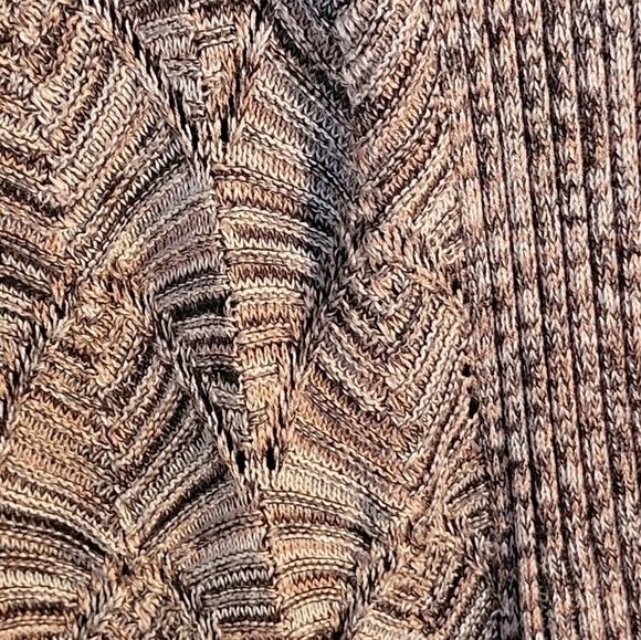 BELLDINI Open Sweater, Long Cut Hem, Cut-Out on the Boddess, Size XL - Picture 7 of 15